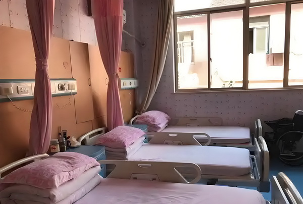 深圳本科和研究生入户_于佩尔：热爱永远不会消失 于佩尔热爱永远不会消年