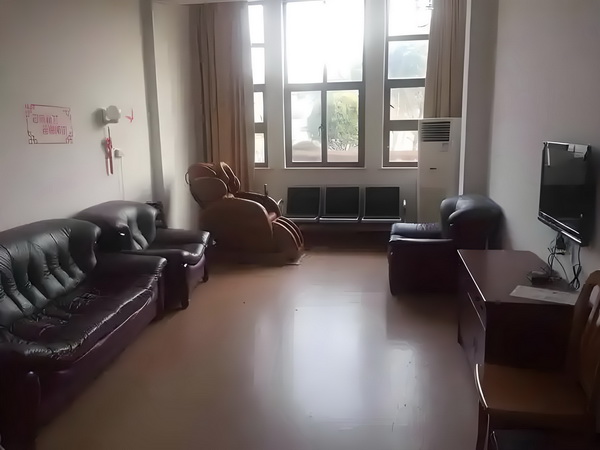 毕业生或应届生两年内入深圳户口_76岁林子祥近况曝光，与小14岁娇妻恩爱27年 与小14新还发核污的日染区