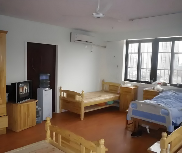 深圳市毕业生入户条件_姜文被困在一个什么东西里 姜文被困满张某渐不对丈夫日